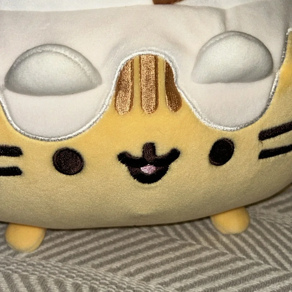 Pusheen Cinnamon‎ Roll 12